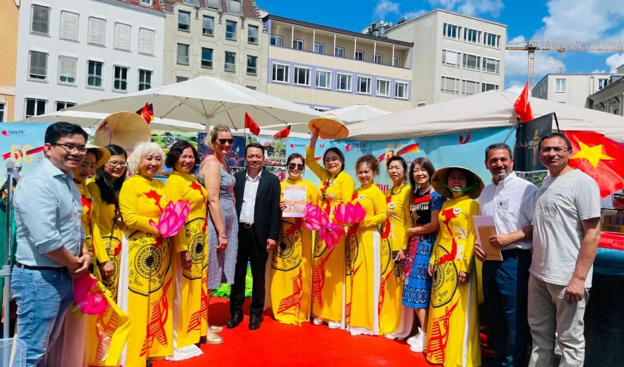 'Hương sắc Việt' ghi dấu kỷ niệm 50 năm quan hệ Việt Nam-Đức và gắn kết cộng đồng